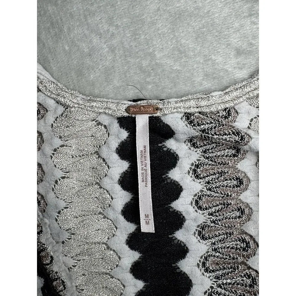 Free People  Revolve Twist And Shout Crop‎ Knit Top in Neutral Combo size M
